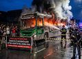 FOGO NA PERIFERIA: ÔNIBUS É INCENDIADO APÓS MORTE NA ZONA SUL