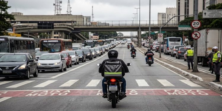 MASSACRE SOBRE DUAS RODAS: SP bate recorde de mortes de motociclistas