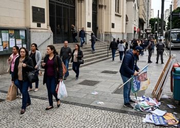 RUÍNA DO PÚLPITO: IGREJAS PERDEM FORÇA POLÍTICA NAS URNAS DE SP