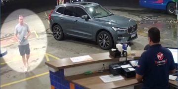 VÍDEO REVELA: CÂMERAS FLAGRAM JUIZ COMPRANDO GASOLINA ANTES DE MORRER